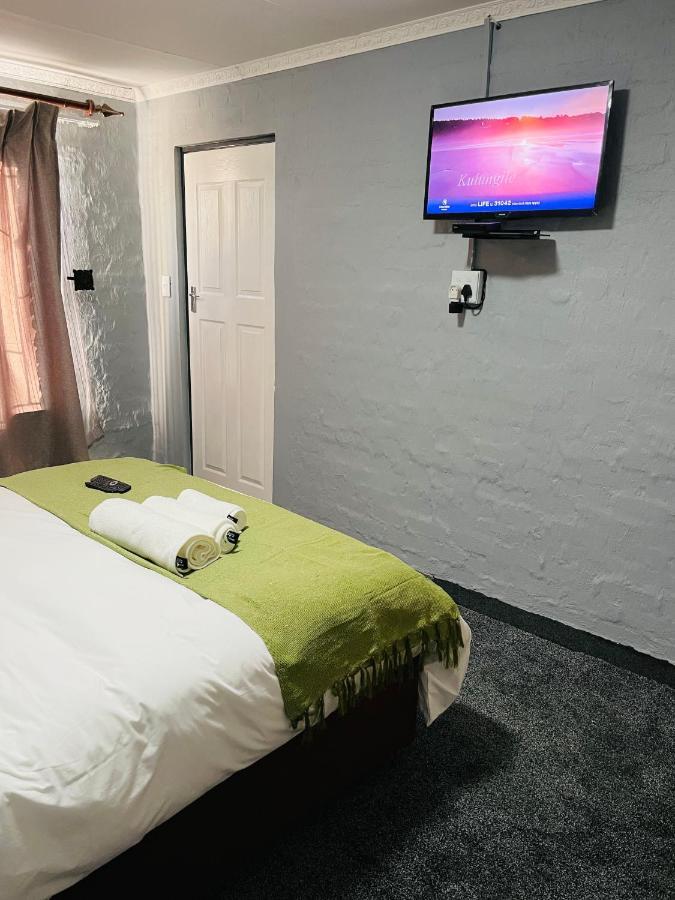 Host Hub Guest House Kempton Park Exterior photo