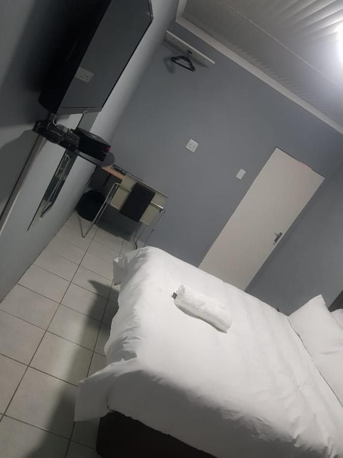 Host Hub Guest House Kempton Park Exterior photo
