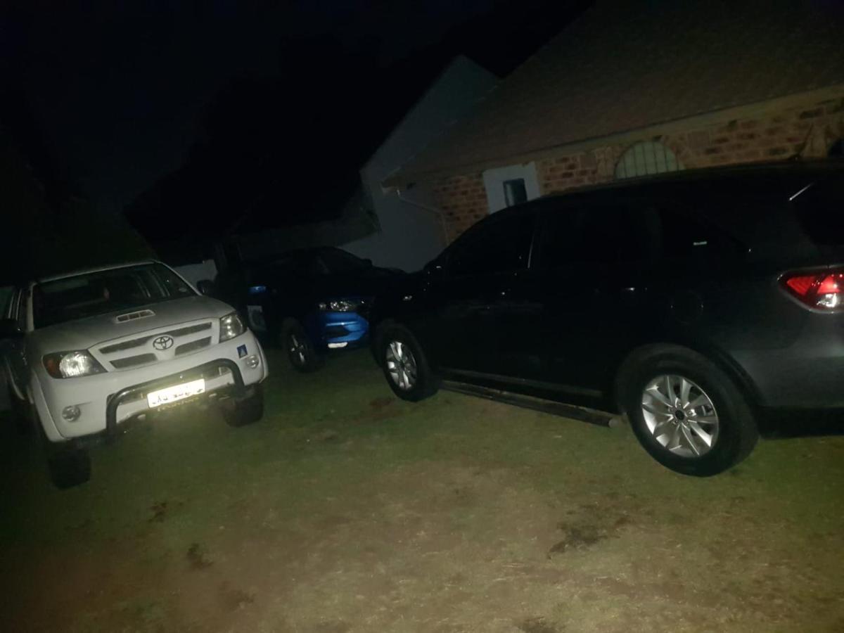 Host Hub Guest House Kempton Park Exterior photo