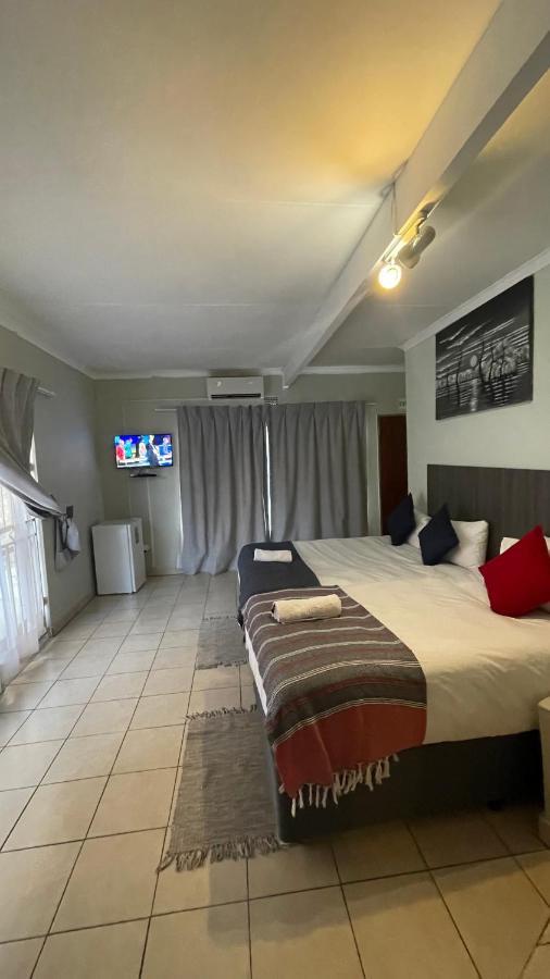 Host Hub Guest House Kempton Park Exterior photo