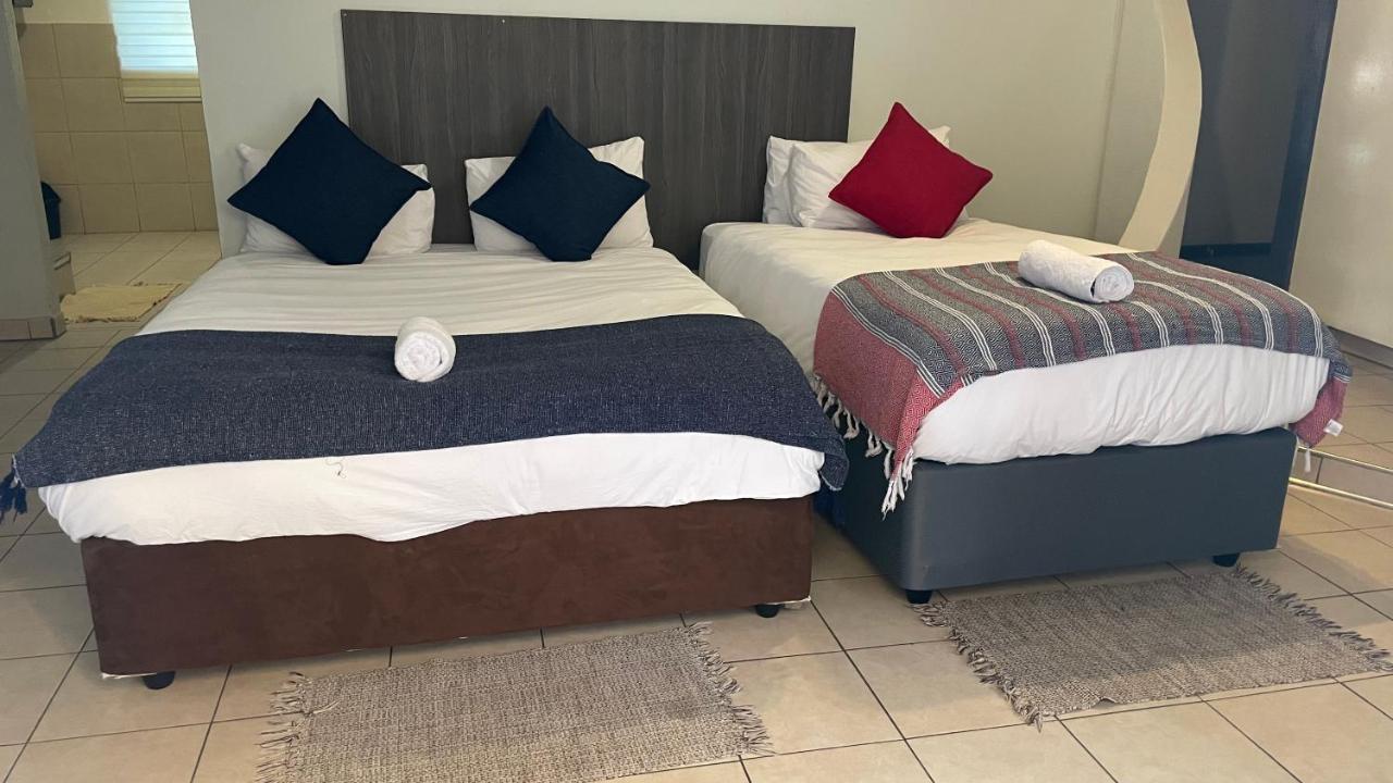 Host Hub Guest House Kempton Park Exterior photo